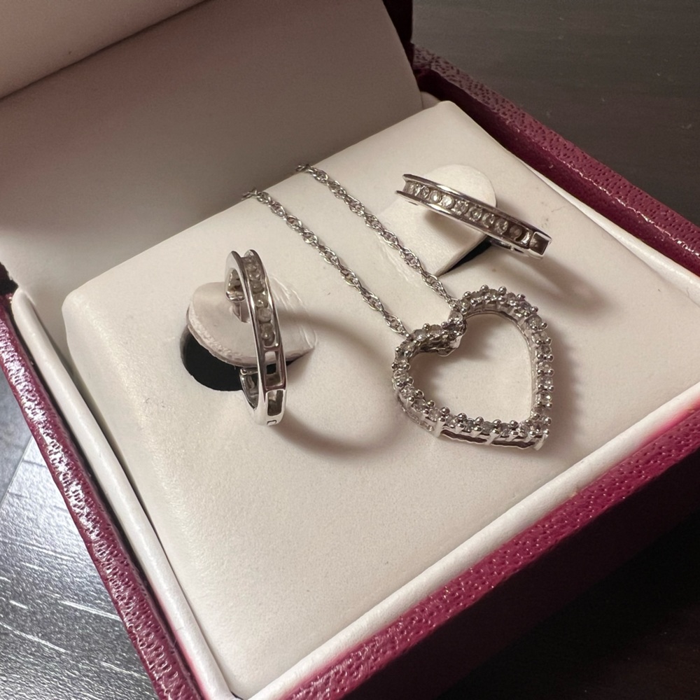 HELZBERG Diamonds Diamond Heart Necklace with Diamond Clasp Hoop Earrings Set